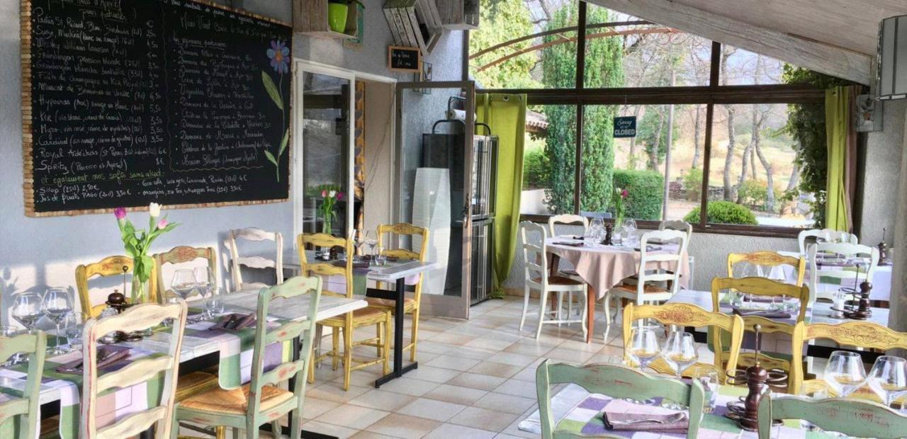 Hotel Lou Caleu Restaurant Le Rocher Des Abeilles Saint-Martin-de-Castillon 外观 照片